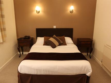 CEDARS HOTEL LOUGHBOROUGH