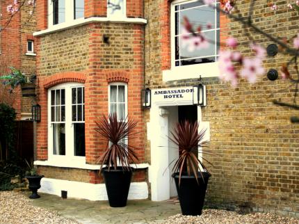 AMBASSADOR HEATHROW HOTEL FELTHAM