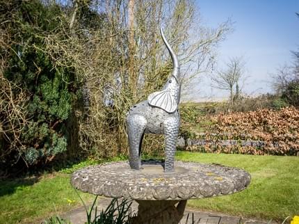 AVALON LODGE B B ALL CANNINGS DEVIZES