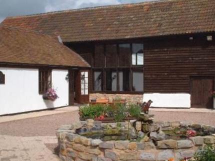 DARK BARN LODGE ARLINGHAM GLOUCESTER