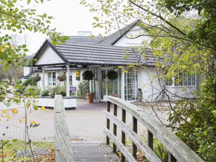 BASINGSTOKE COUNTRY HOTEL SPA BRAMSHILL BASINGSTOKE