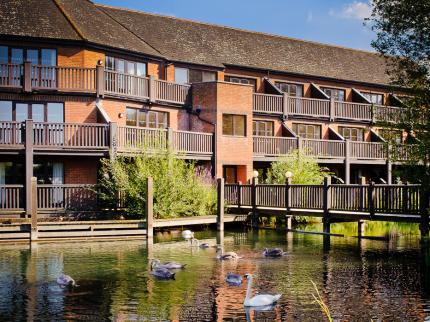 READING LAKE HOTEL READING