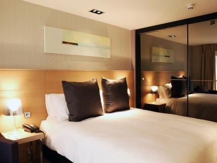 BEALES HOTEL HATFIELD