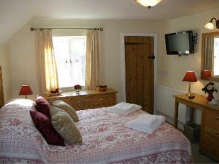 SAXON INN ALMER DORSET