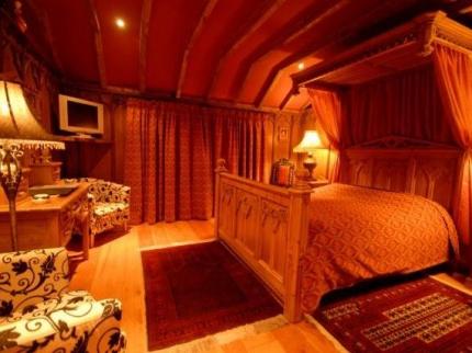 WOLDS VILLAGE AIKE DRIFFIELD