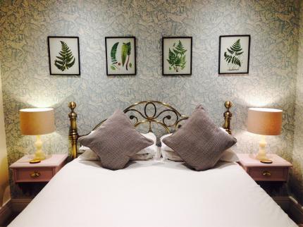 LYDFORD COUNTRY HOUSE ALLERFORD OKEHAMPTON