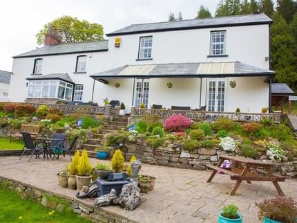 LLWYN ONN GUEST HOUSE ABERCANAID MERTHYR TYDFIL