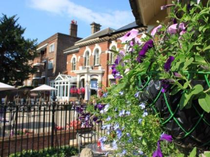 LEASIDE HOTEL LIMBURY LUTON