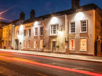 BISHOPS TABLE HOTEL BADSHOT LEA FARNHAM