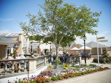 LAKESIDE RESORT HALF BOARD EASTOKE HAYLING ISLAND