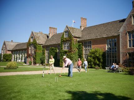 LITTLECOTE HOUSE HOTEL HALF BOARD AVINGTON BERKSHIRE