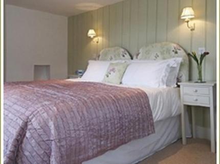 GROVE FARM HOUSE BED AND BREAKFAST ACTON BURNELL SHREWSBURY