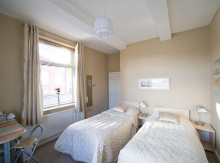 OAK HOUSE HOTEL CROMPTON FOLD OLDHAM