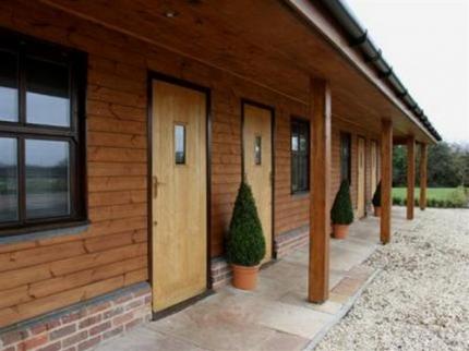 CROWN AT RADNAGE BEACONS BOTTOM RADNAGE