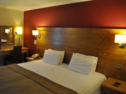 BRIDGE HOTEL GREENFORD