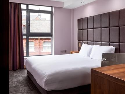 ROOMZZZ LEEDS CITY LEEDS