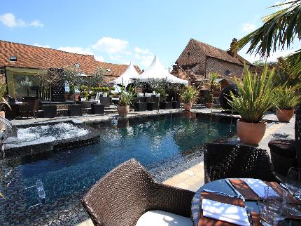 CRAZY BEAR HOTEL BEACONSFIELD