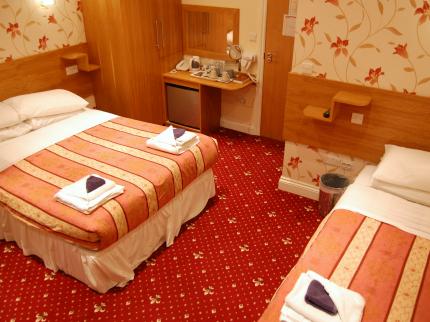 ANCHOR HOUSE HOTEL BRENT CROSS LONDON