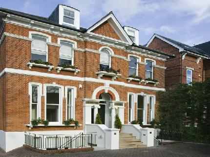 LAY YOUR HAT SERVICED APARTMENTS OSBORNE LODGE BOVENEY WINDSOR