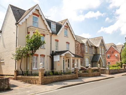 FERNBANK HOTEL BASINGSTOKE