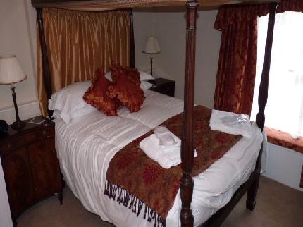 SWAN INN ADLESTROP MORETON IN MARSH