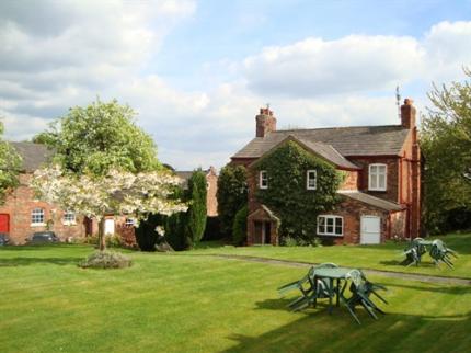 ASH FARM COUNTRY GUEST HOUSE ALTRINCHAM