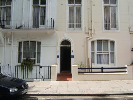 DOLPHIN INN BAYSWATER LONDON