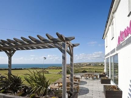 ELEMENTS HOTEL AND BISTRO BUDE
