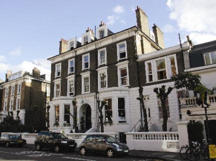 YHA LONDON EARL S COURT CROMWELL ROAD LONDON