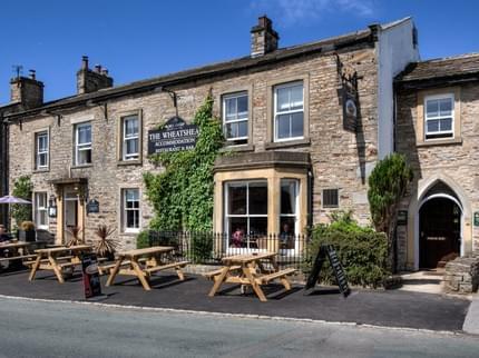 WHEATSHEAF INN WENSLEYDALE AGGLETHORPE LEYBURN