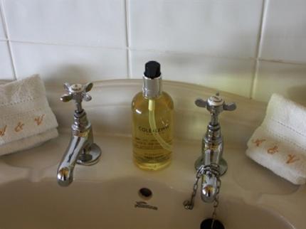 ALBERT VICTORIA GUEST HOUSE HAMPDEN PARK EASTBOURNE