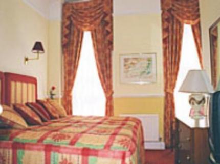 HYDE PARK RADNOR BAYSWATER LONDON