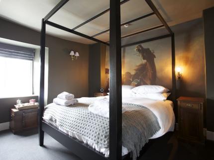 KINGS ARMS ACTON TURVILLE DIDMARTON