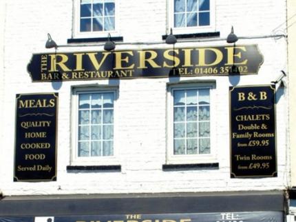 RIVERSIDE BAR AND RESTAURANT ASWICK GRANGE SUTTON BRIDGE