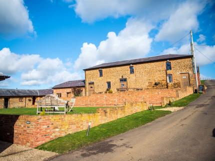 GRANARY AT FAWSLEY ASTON LE WALLS DAVENTRY