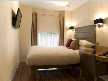 JADE CROMWELL ROAD LONDON