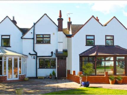 LANGLEY COTTAGE GUEST HOUSE COLESHILL BIRMINGHAM