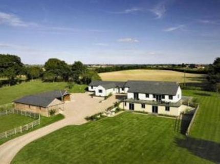 MANOR HILL HOUSE BOURNHEATH BROMSGROVE