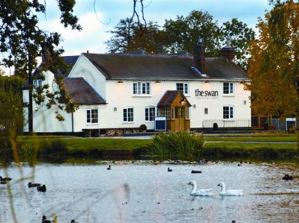 SWAN INN BAUGHTON MALVERN