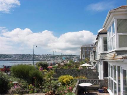 SEA WAVES B B CHYANDOUR PENZANCE