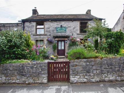 CAUSEWAY HOUSE B B CASTLETON