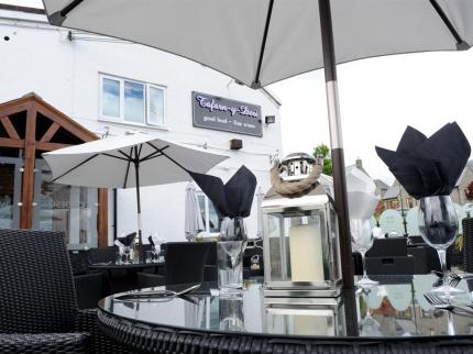 TAFARN Y DERI BOLGOED LLANEDI