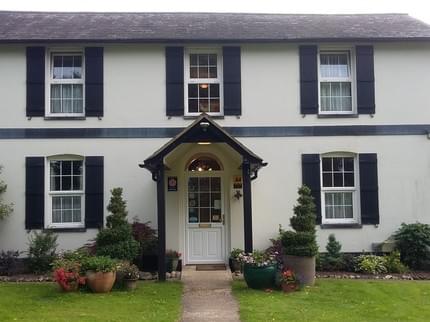 DENBIES FARMHOUSE ACCOMMODATION ABINGER COMMON DORKING