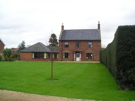ELM FARM COUNTRY HOUSE BOOTON HORSHAM ST FAITH