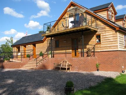 BIG BEAR LODGE ABERTRIDWR OSWESTRY