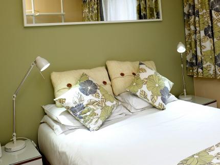 BRUCE HOTEL EAST KILBRIDE