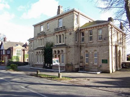 SHORE LIVING SERVICED APARTMENT HESSLE