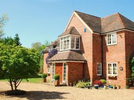 WEST LODGE AT PORTERS END BENDISH KIMPTON