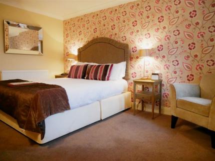 ANGEL HOTEL BADBURY ROYAL WOTTON BASSETT