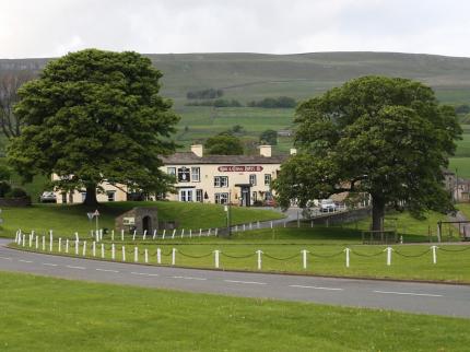 ROSE CROWN HOTEL AGGLETHORPE UPPER WENSLEYDALE